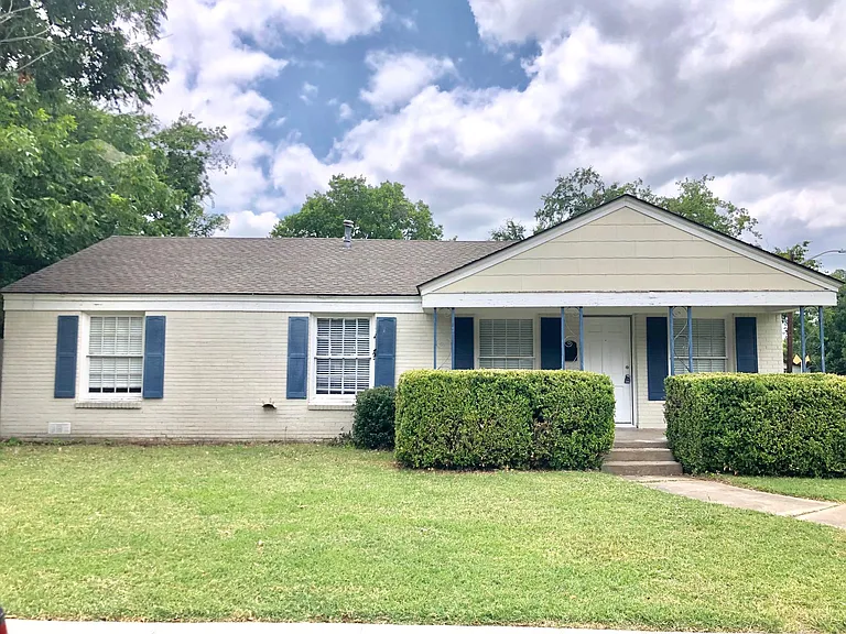 4000 Winfield Ave — Photo 1