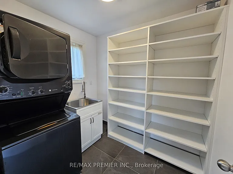 31 Compton Cres #MAIN 2ND — Photo 15