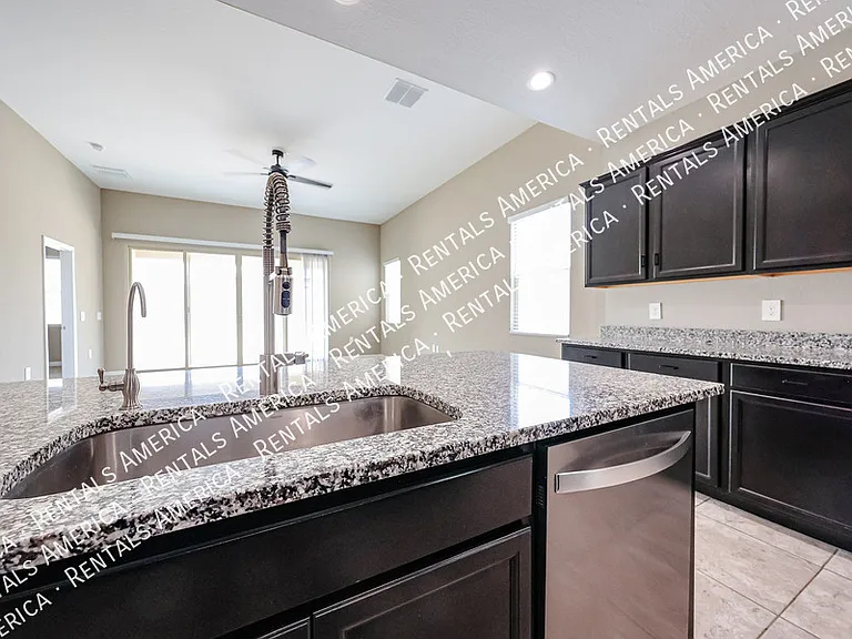 30044 W Avalon Dr — Photo 19