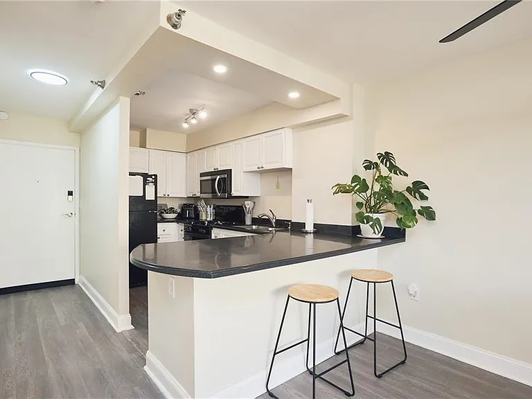 2479 Peachtree Rd NE #611 — Photo 4