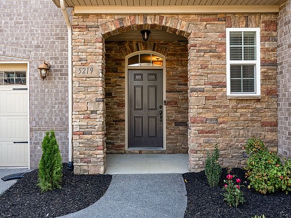 3rd image of 5219 Giardino Dr