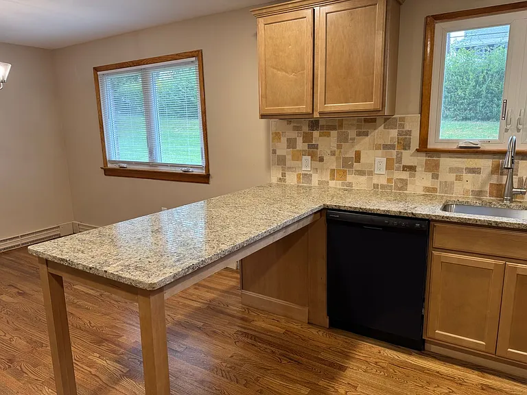 1035 Ridge Ave — Photo 15