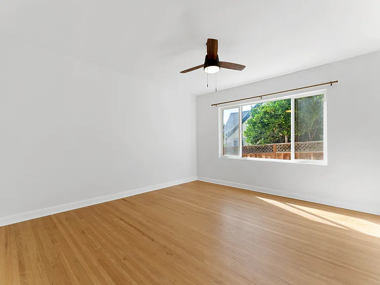 5001 W 20th St — Photo 17