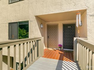 6624 Park Point Way NE #D205, Seattle, WA
