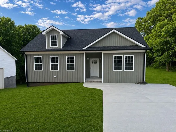 134 Pinnix St, Jonesville, NC 28642