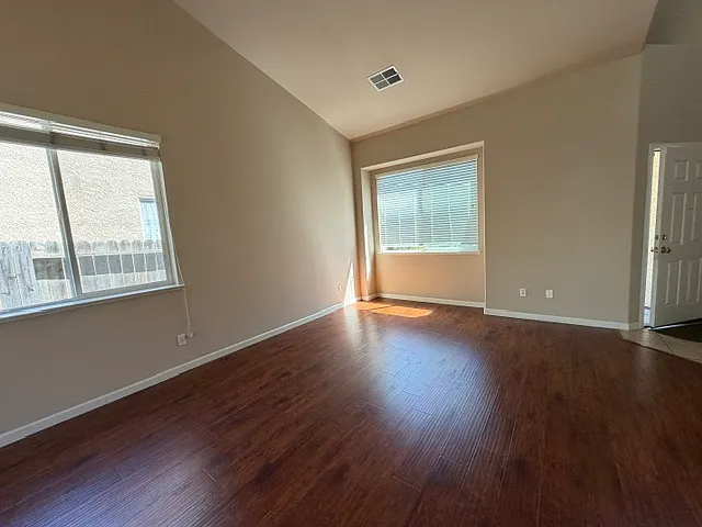 9640 Richlyn Way — Photo 4
