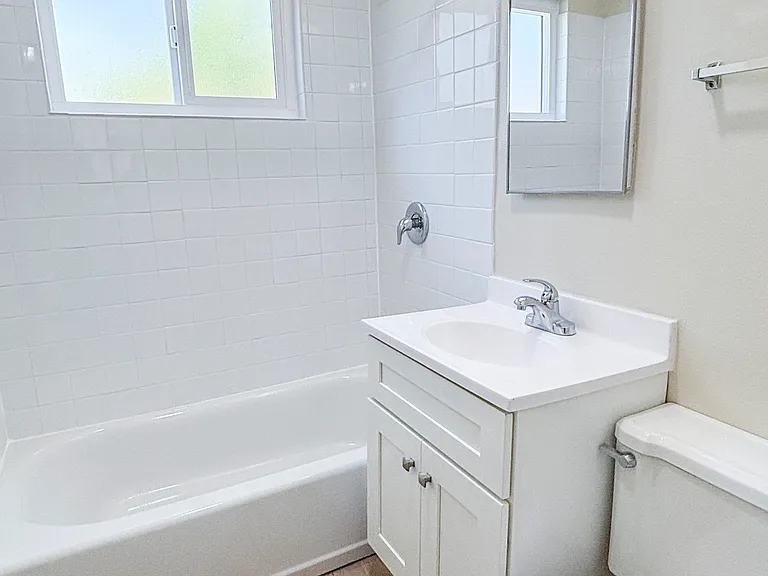 4390 Rosebud Ln #B — Photo 3