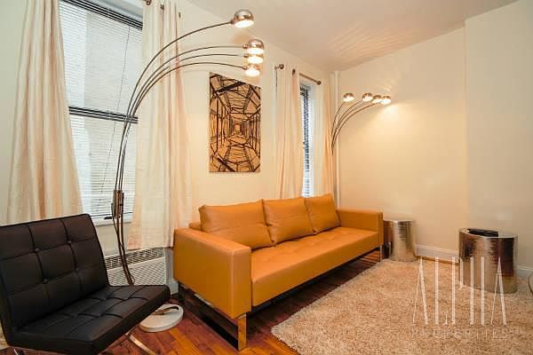 2nd image of 246 E 10th St APT 2