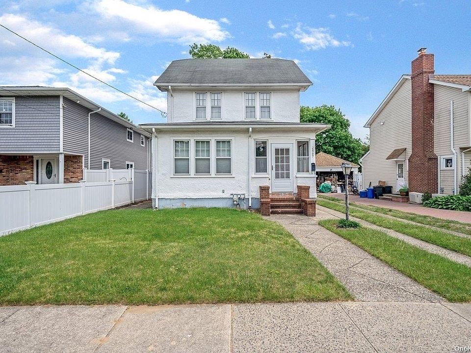 1st image of 2467 Rockville Centre Parkway