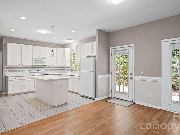 5th image of 10305 Flat Stone Rd