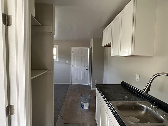 5th image of 180 N Sylvan Ave #B