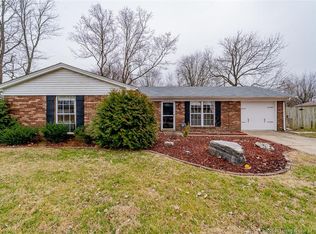 2121 Robin Ln, Jeffersonville, IN 47130