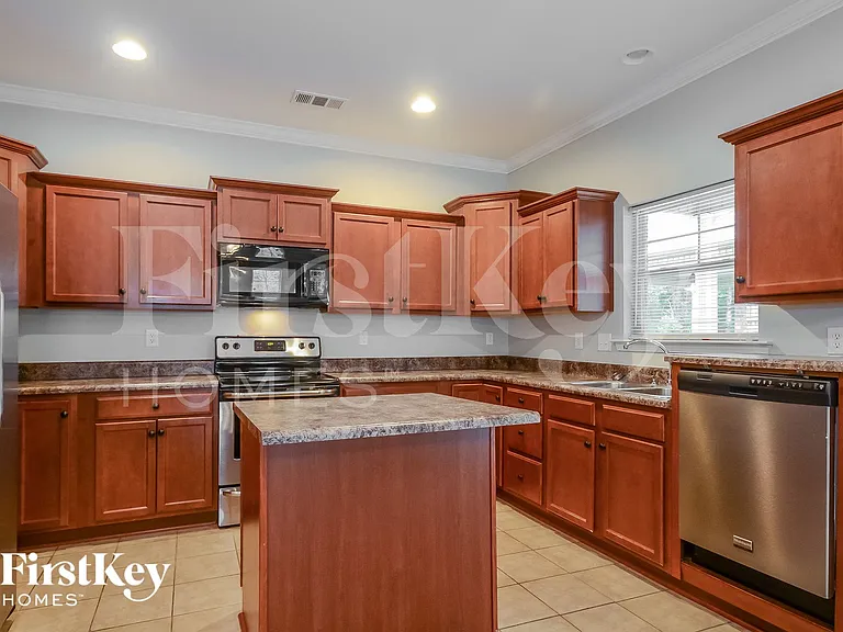 8253 Owen Park Dr — Photo 6