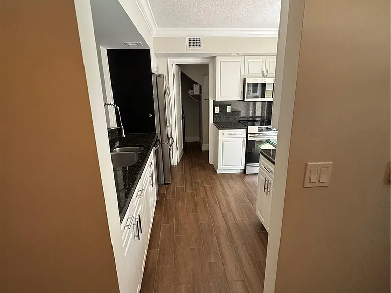 7741 La Mirada Dr — Photo 4