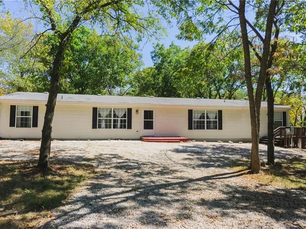 133 Timber Valley Dr, Linn Valley, KS 66040