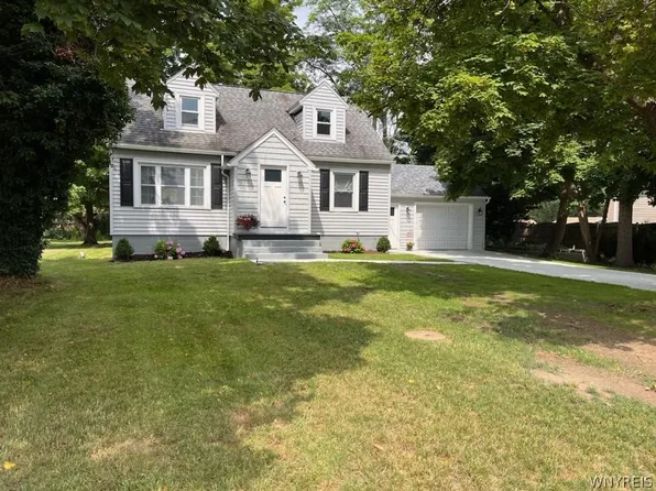 3294 Wildwood Dr, Hamburg, NY 14075
