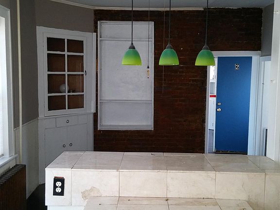 5th image of 298 Livingston St #2