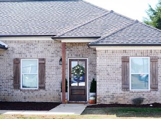 1018 Briarwood Dr, Oxford, MS 38655