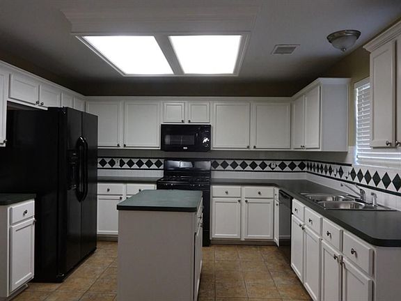 5th image of 27234 Kings Manor Dr S