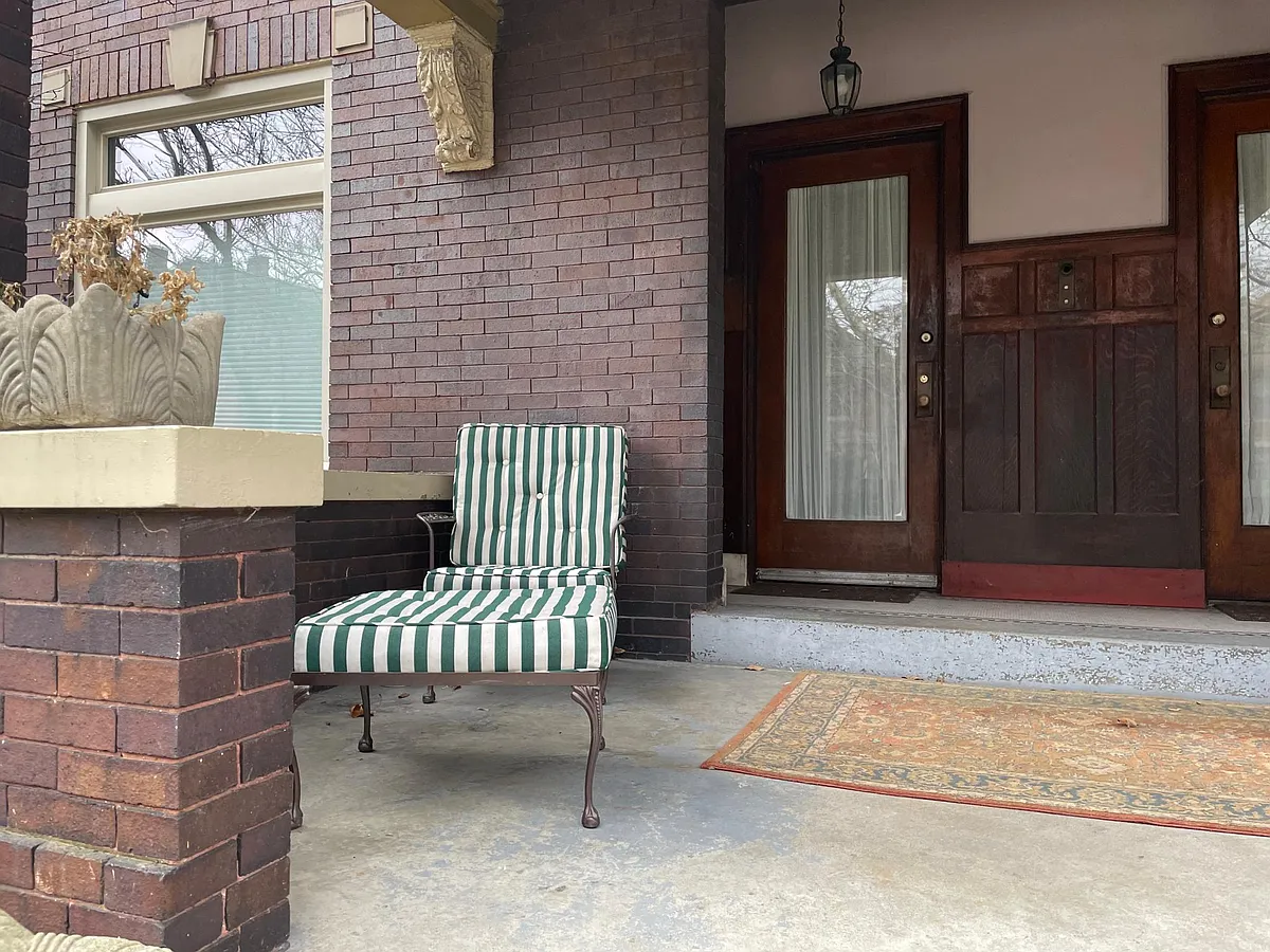 Building Photo - 1343 Greenup St #1