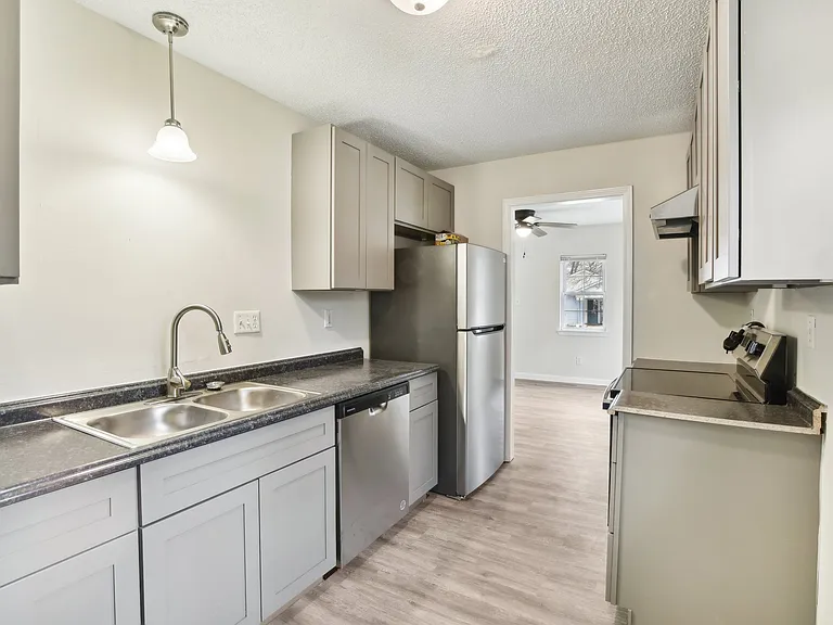 426 Jones St — Photo 5