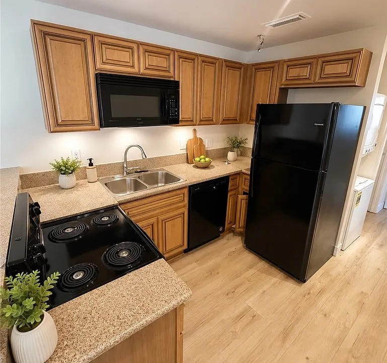 1467 Lorilyn Ave #4