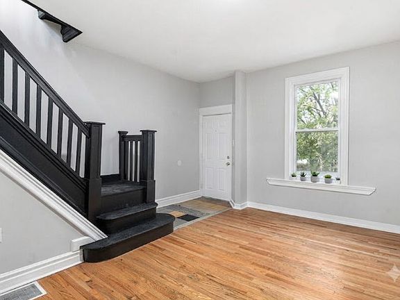 2nd image of 3837 Wyalusing Ave #A