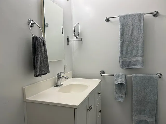 Studio, 400 sqft, $2,850 — Photo 3