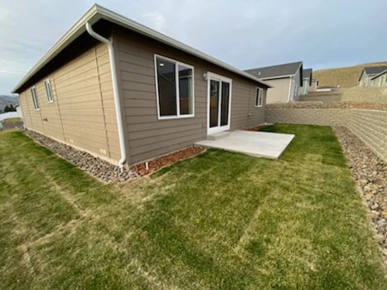 1109 S Newberry Ln — Photo 16