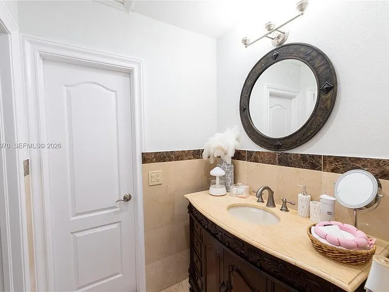 12040 SW 43rd St — Photo 40
