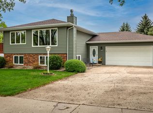 109 W Apollo Ave, Bismarck, ND 58503