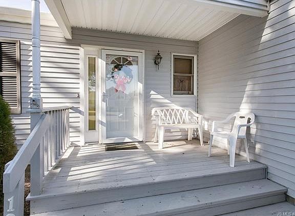 2nd image of 100 Greenwood Ln