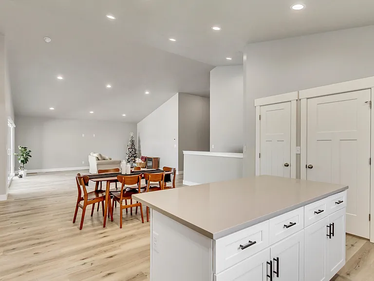 2299 E Woodbury Ln — Photo 20