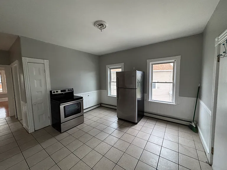 46 Whittier Ave #3 — Photo 6