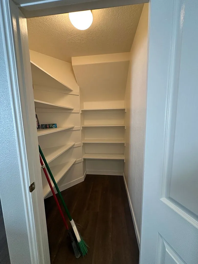 Don't Miss this 3 Bed 2.5 Bath Townhouse in Orem — Photo 4