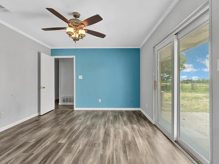 9209 FM 1570 N — Photo 24