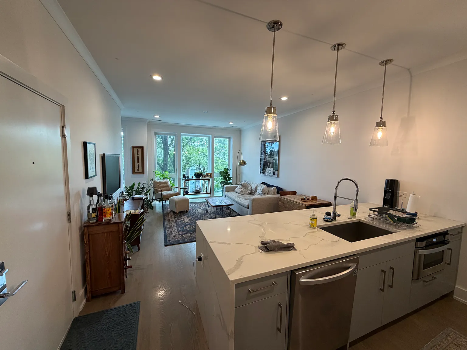 2 bed, 1200 sqft, $3,100 — Photo 4