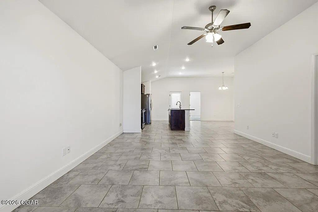 3 bed, 2.0 bath, 1454 sqft, $1,500 — Photo 2