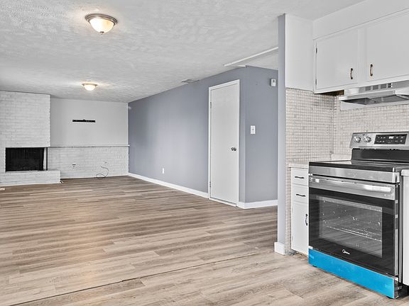 4th image of 3219 Beeler Ct