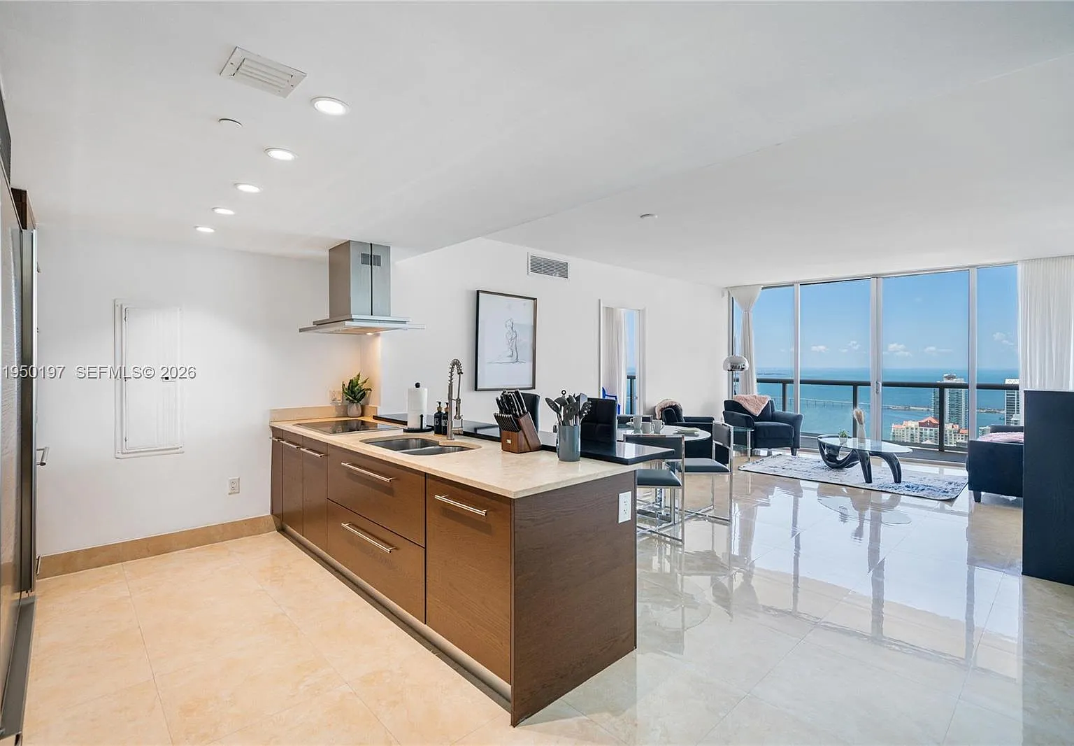 Icon Brickell No Two — Photo 3