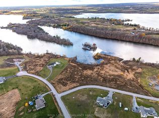 201 Mann Dr, Kingston, ON K7L0G2