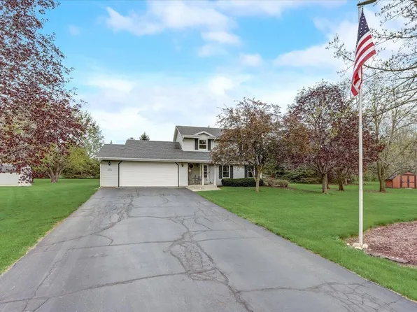 S83W32774 North Oak Tree COURT, Mukwonago, WI 53149