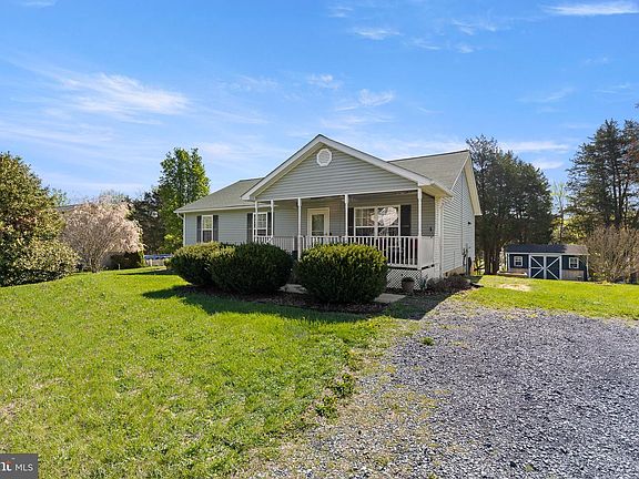 2nd image of 218 Baer Oak Dr