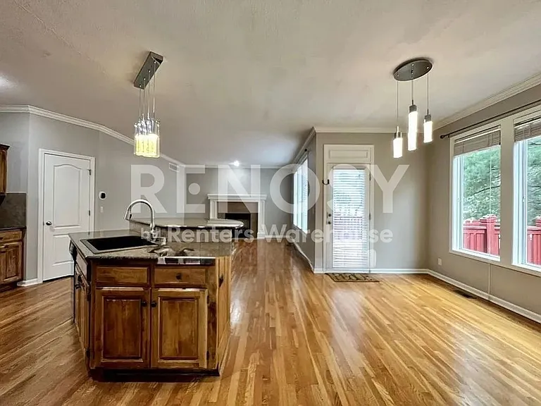 15861 Linden St — Photo 13