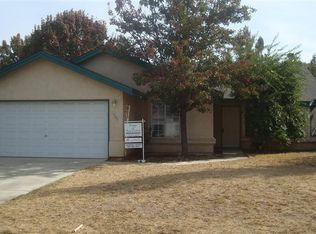 1566 N Hartley Ave, Farmersville, CA 93223