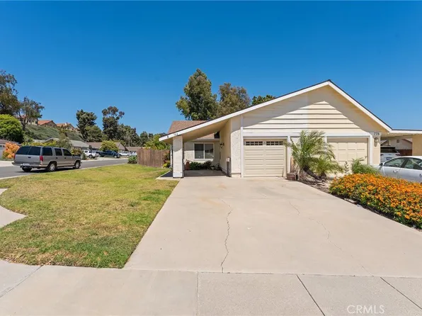 784 Hillcrest Dr, Camarillo, CA 93012