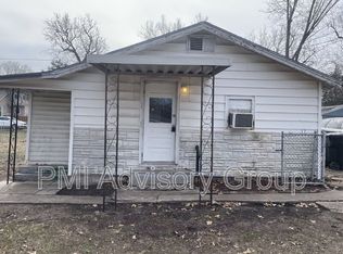 323 1/2 SW Lindenwood Ave, Topeka, KS 66606