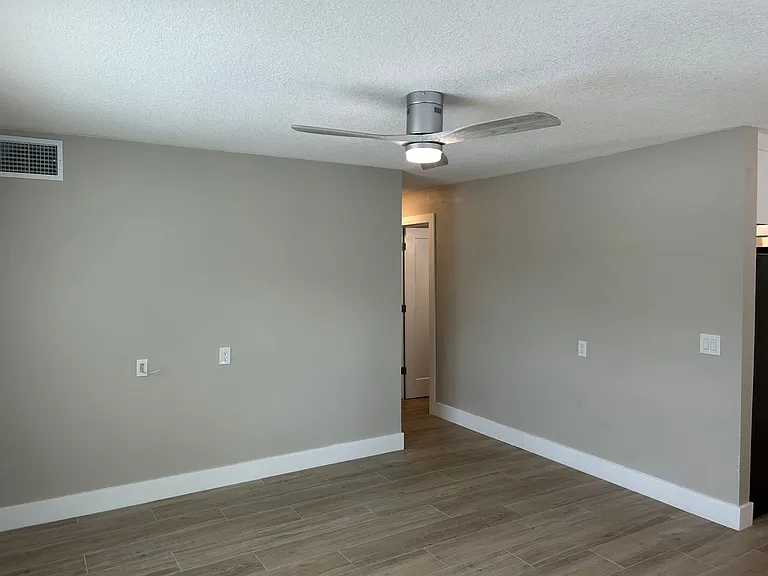 2502 Bay Blvd #1 — Photo 9