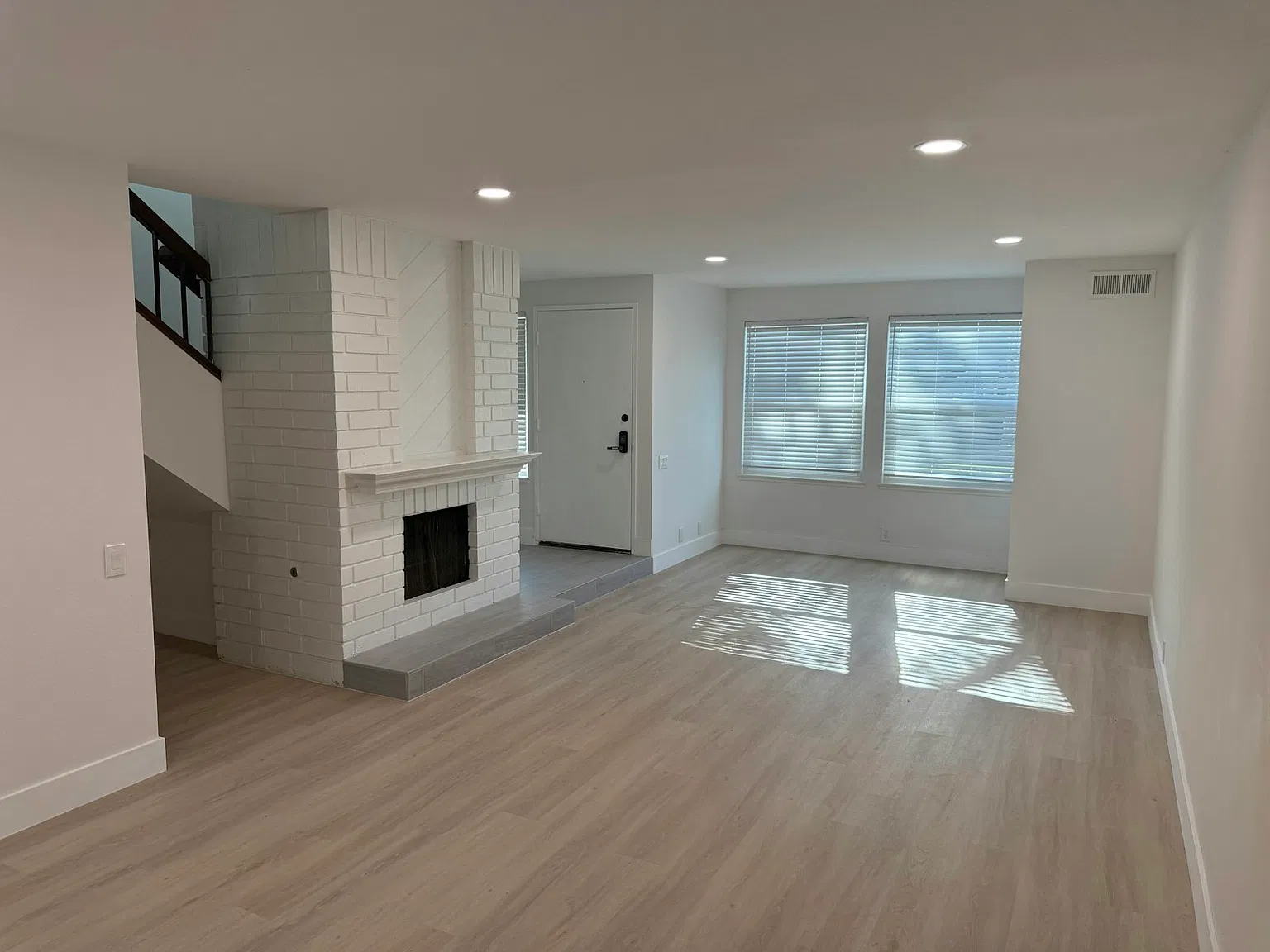 9 La Paloma Dr — Photo 2