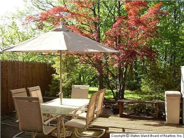 2nd image of 35 Hickory Ct